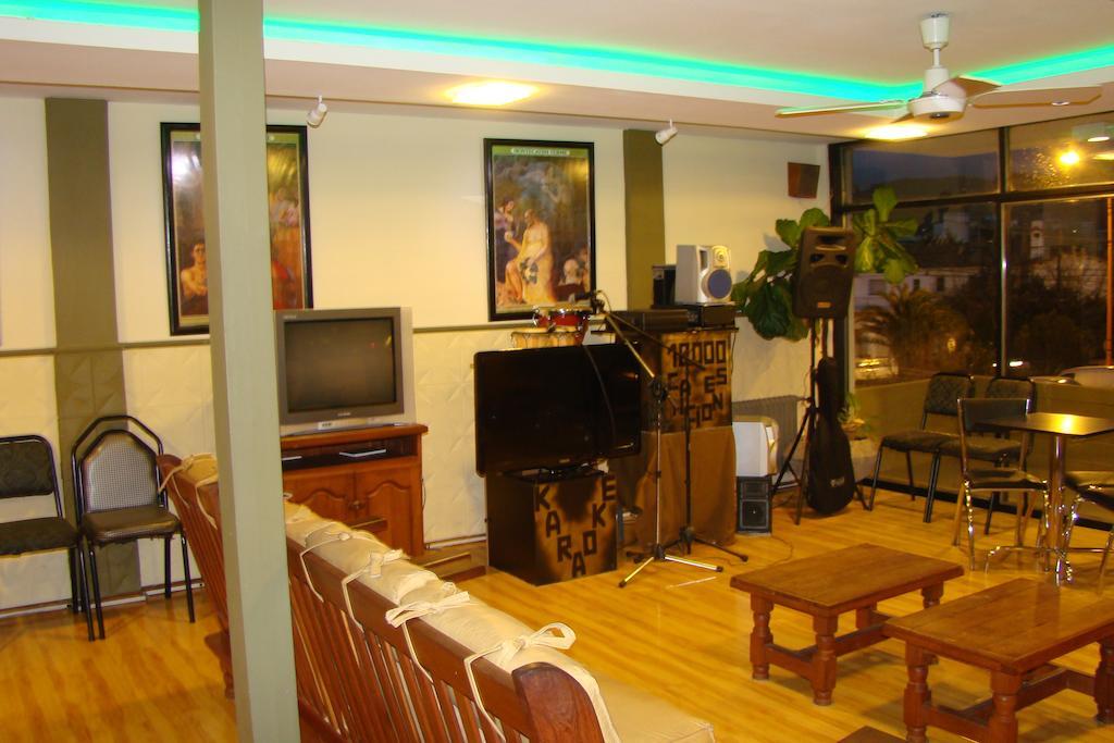 Hotel Temu Βίλα Κάρλος Παζ Εξωτερικό φωτογραφία
