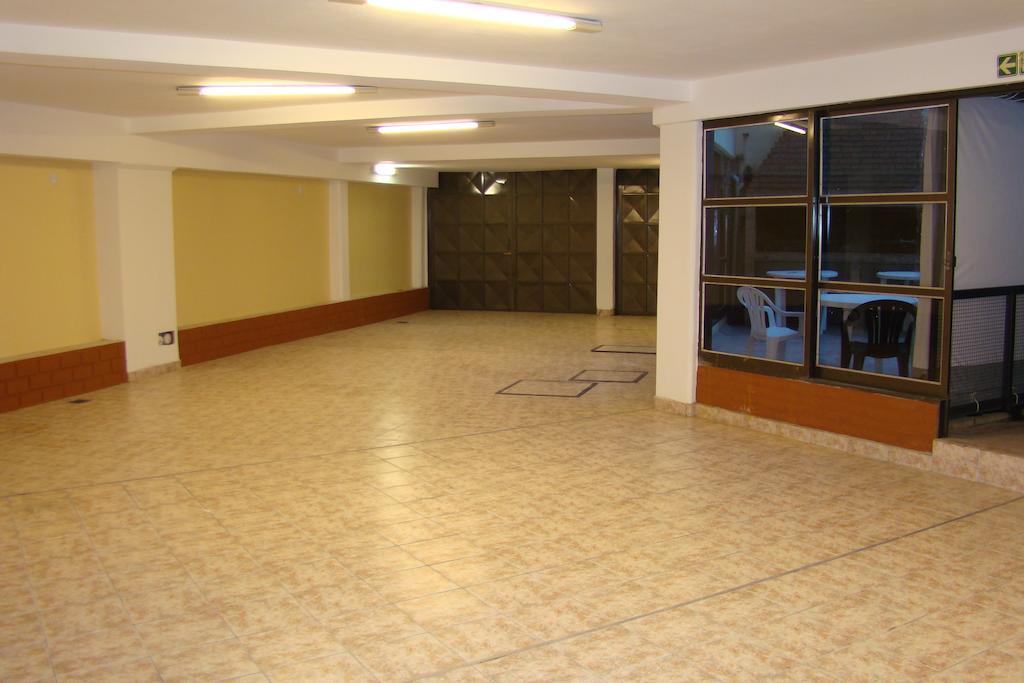 Hotel Temu Βίλα Κάρλος Παζ Εξωτερικό φωτογραφία