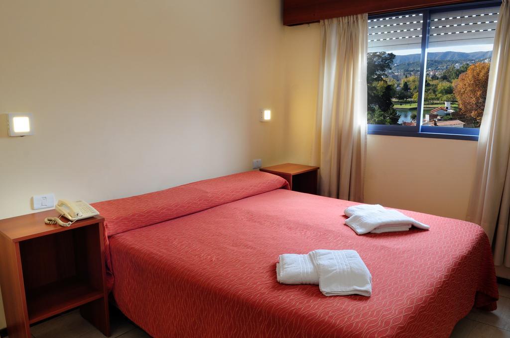 Hotel Temu Βίλα Κάρλος Παζ Εξωτερικό φωτογραφία