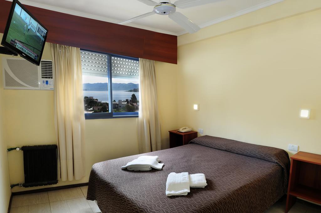 Hotel Temu Βίλα Κάρλος Παζ Εξωτερικό φωτογραφία